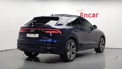 2023 Audi Q8 55 TFSI Quattro Premium, синий — фото 2