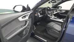 2023 Audi Q8 55 TFSI Quattro Premium, синий — фото 10