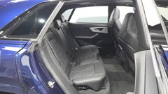 2023 Audi Q8 55 TFSI Quattro Premium, синий — фото 11
