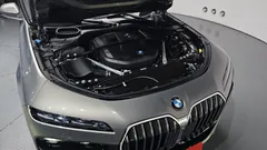 2024 BMW 7-Series 740i xDrive M Sport, серо-серебристый — фото 6
