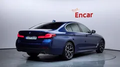 2021 BMW 5-Series 530i M Sport Package, синий — фото 2