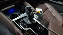 2021 BMW 5-Series 530i M Sport Package, синий — фото 9