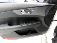 2021 Kia K3 Standard LED Pack, белый — фото 17