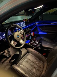 2023 BMW 5-Series 530i M Sport Package, белый — фото 12