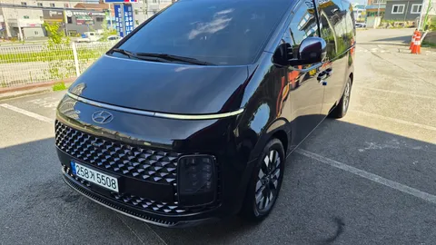 2023 Hyundai Staria 4WD Lounge 9-Seater