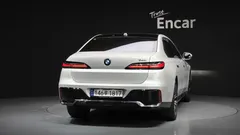 2023 BMW 7-Series 740i sDrive M Sport, белый — фото 4