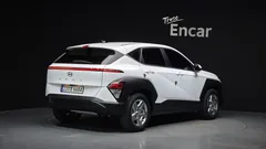 2023 Hyundai Kona Modern, белый — фото 2
