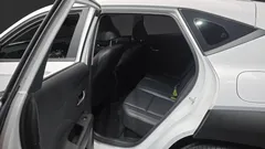 2023 Hyundai Kona Modern, белый — фото 11