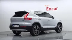 2021 Volvo XC40 B4 Inscription, белый — фото 2