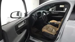 2021 Volvo XC40 B4 Inscription, белый — фото 10