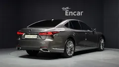 2021 Lexus LS 3.5 Luxury AWD, 연금색 — фото 2
