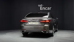 2021 Lexus LS 3.5 Luxury AWD, 연금색 — фото 4