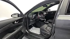 2023 Kia K3 1.6 Turbo GT 5Door — фото 10