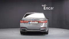 2021 BMW 7-Series 745Le iPerformance M Sport, серый — фото 4