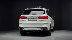 2022 BMW X5 xDrive 45e M Sport, белый — фото 4