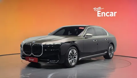 2023 BMW 7-Series 740i sDrive Design Pure Excellence