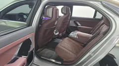 2023 BMW 7-Series 740i sDrive Design Pure Excellence, 금색투톤 — фото 12