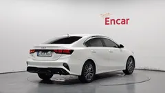 2022 Kia K3 1.6, белый — фото 2