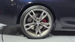 2023 BMW 5-Series M550i xDrive — фото 5
