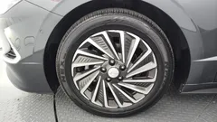 2022 Hyundai Sonata Premium Plus, серый — фото 5