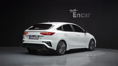 2022 Kia K3 1.6 Turbo GT 5Door, белый — фото 2