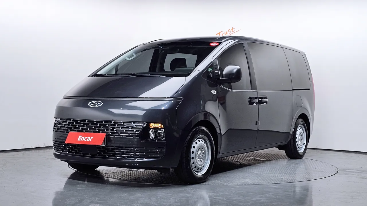 2022 Hyundai Staria Tourer 11-Seater