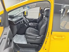2022 Hyundai Staria L3.5 Kinder Safety Car — фото 10