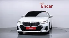 2024 BMW 5-Series 530i xDrive M Sport, белый — фото 3