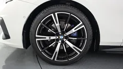 2024 BMW 5-Series 530i xDrive M Sport, белый — фото 5