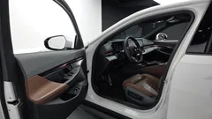 2024 BMW 5-Series 530i xDrive M Sport, белый — фото 10
