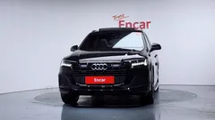 2023 Audi Q7 55 TFSI Quattro Premium, чёрный — фото 3