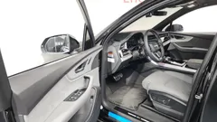 2023 Audi Q7 55 TFSI Quattro Premium, чёрный — фото 10