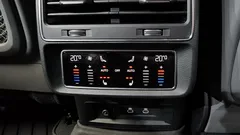2023 Audi Q7 55 TFSI Quattro Premium, чёрный — фото 20