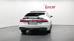 2022 Audi A7 45 TDI Quattro Premium, белый — фото 4