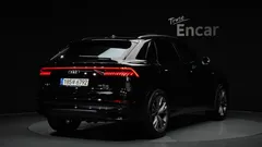 2022 Audi Q8 55 TFSI Quattro Premium — фото 2