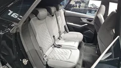 2022 Audi Q8 55 TFSI Quattro Premium — фото 11