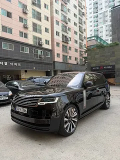 2023 Land Rover Range Rover P530 SV Long Wheel Base, чёрный — фото 3