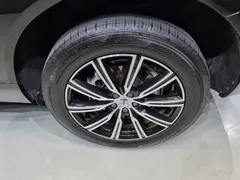 2021 Volvo XC60 T8 Inscription, чёрный — фото 5