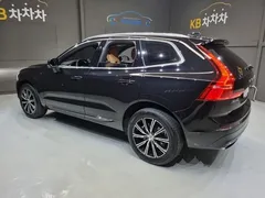 2021 Volvo XC60 T8 Inscription, чёрный — фото 15