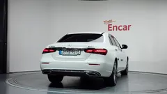 2023 Mercedes-Benz E-Class E300e 4MATIC Exclusive — фото 4