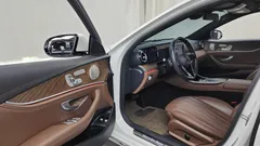 2023 Mercedes-Benz E-Class E300e 4MATIC Exclusive — фото 10