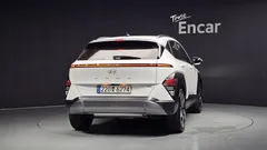 2023 Hyundai Kona Gasoline 1.6 Turbo 4WD, белый — фото 4