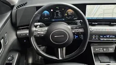 2023 Hyundai Kona Gasoline 1.6 Turbo 4WD, белый — фото 13