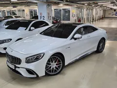 2021 Mercedes-Benz S-Class S63 AMG 4MATIC+ Coupe, белый — фото 1