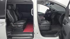 2022 Hyundai Staria Lounge 9-Seater — фото 11