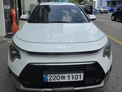 2024 Kia Niro Signature