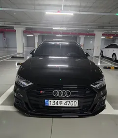 2021 Audi S8 4.0 TFSI Quattro LWB, чёрный — фото 3