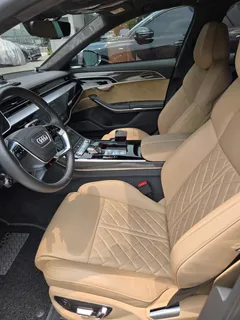 2021 Audi S8 4.0 TFSI Quattro LWB, чёрный — фото 14