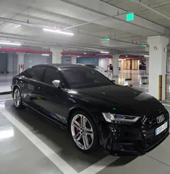 2021 Audi S8 4.0 TFSI Quattro LWB, чёрный — фото 17