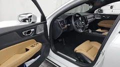 2021 Volvo S60 B5 Inscription, белый — фото 10